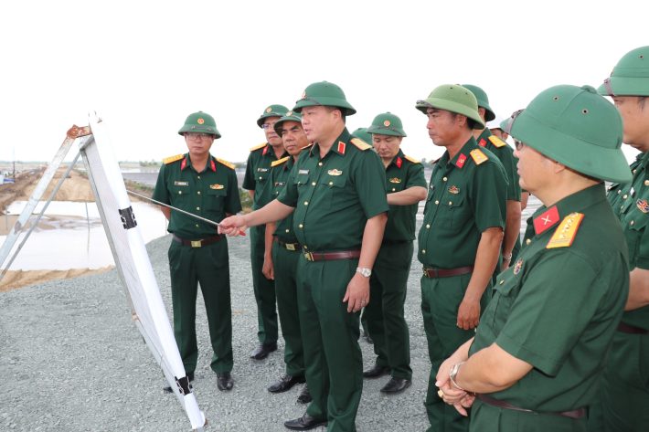 Đồng chí Tư lệnh Binh đoàn triển khai các giải pháp khắc phục khó khăn, quyết tâm đưa dự án cao tốc trục ngang An Giang về đích đúng tiến độ